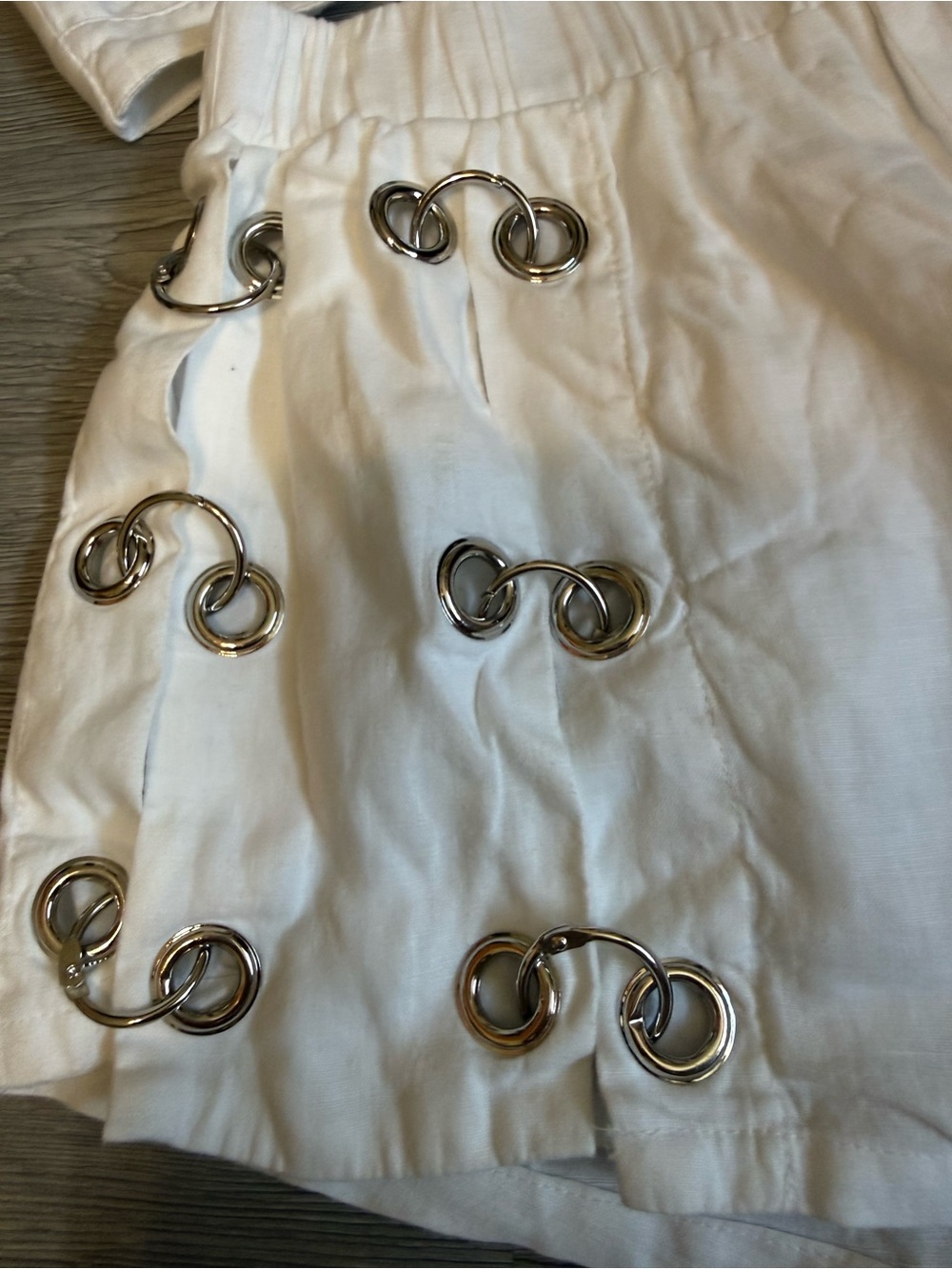 Millau White Two-Piece Top and Shorts Set with Silver rings Details size small - Picture 4 of 13